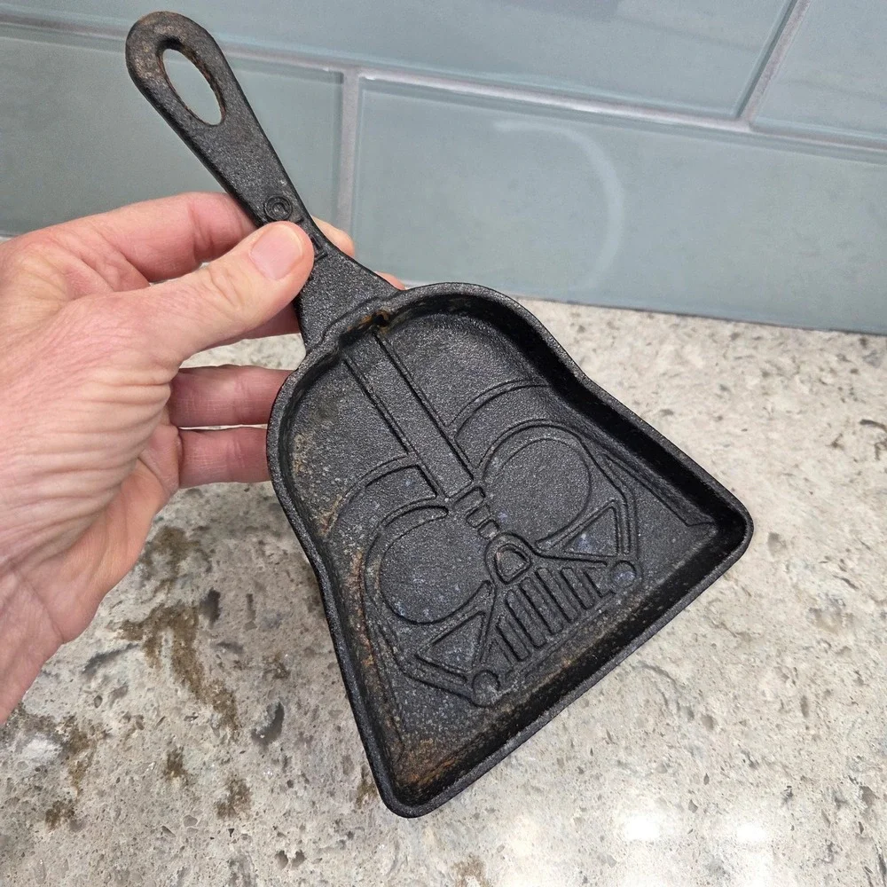Star Wars Darth Vader Cast Iron Skillet Mini Pan Lucasfilm Collectible‎ Black
